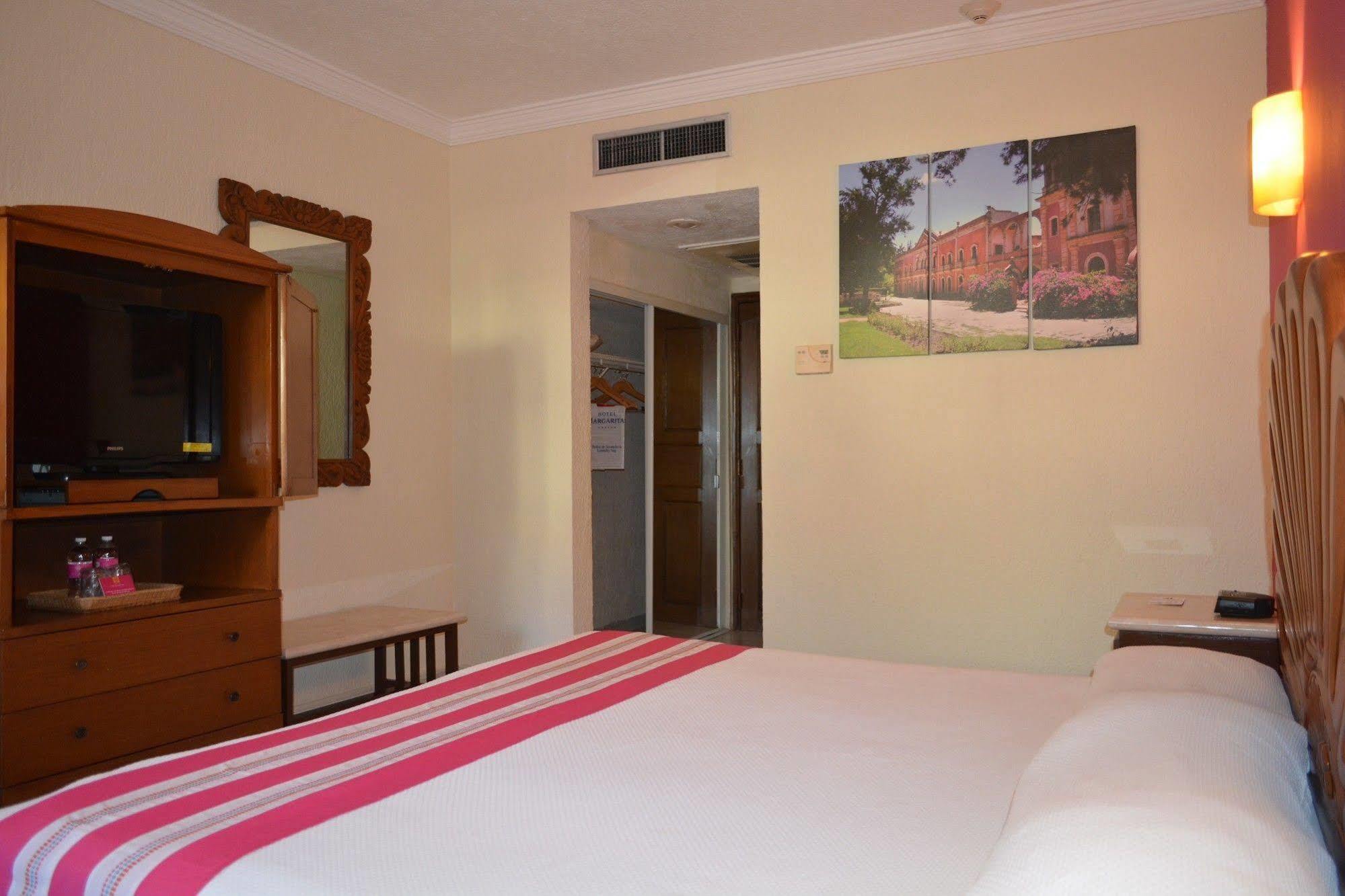 Hotel Margaritas Cancun Exterior photo