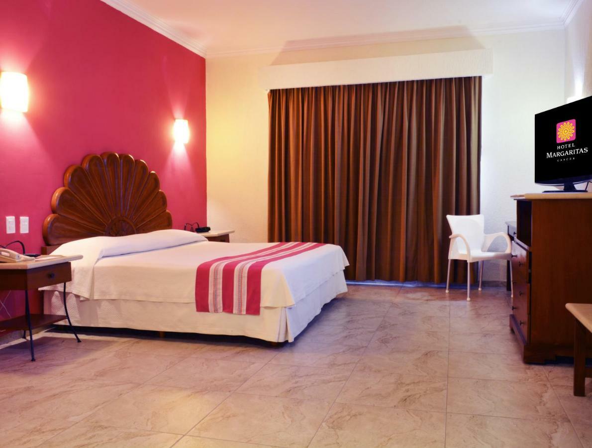 Hotel Margaritas Cancun Exterior photo